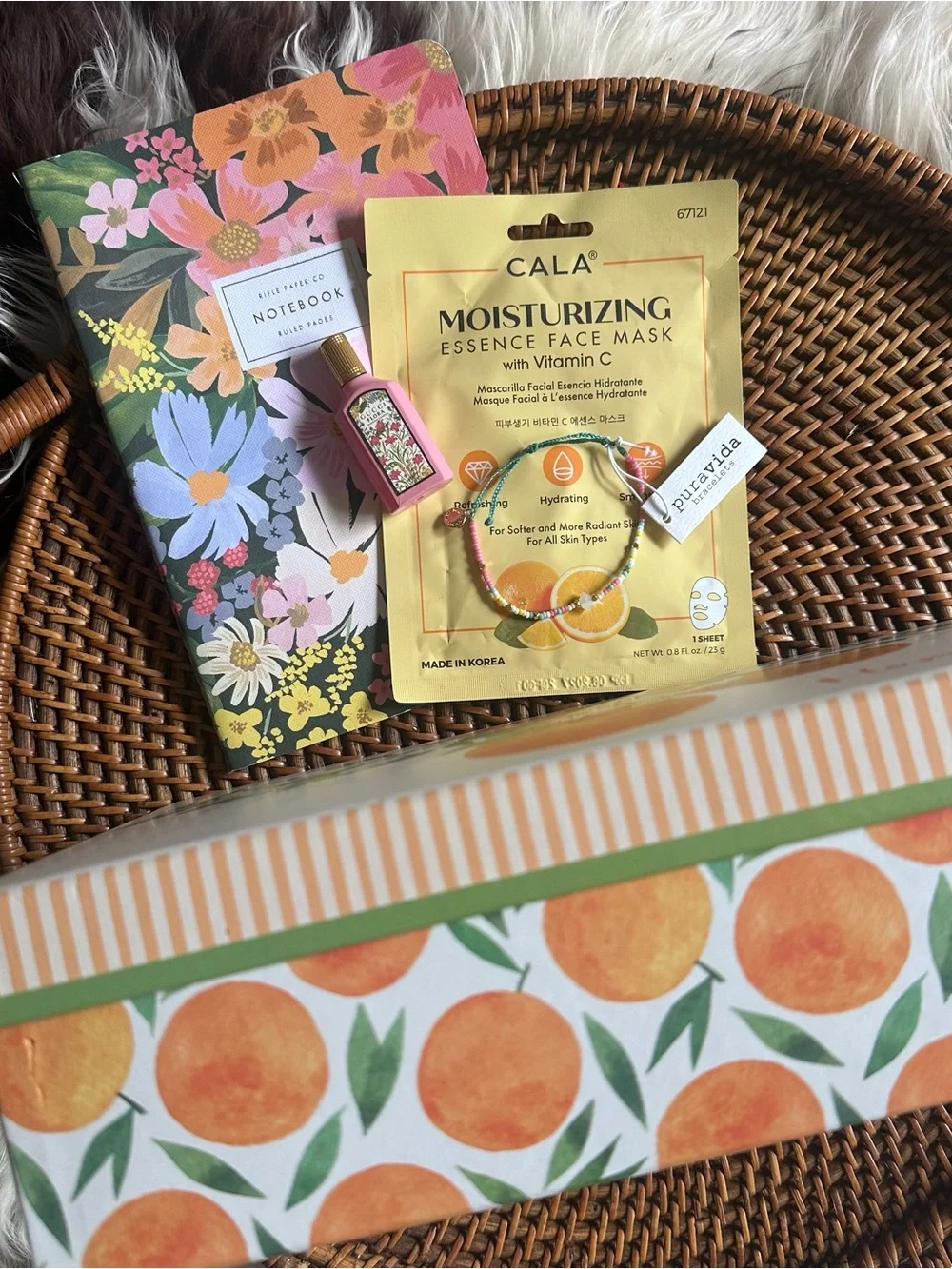 Summer Vacation 5 Piece Bundle-Gucci, Puravida, Rifle Paper Company - Picture 1 of 12